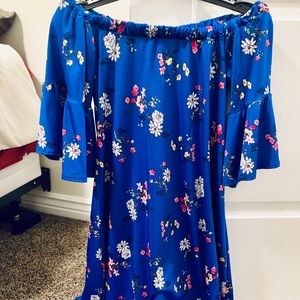 Off the shoulders dress!